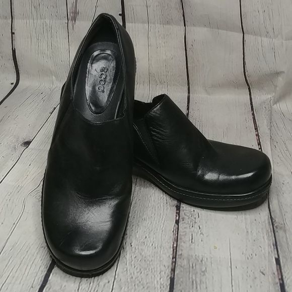 Ecco Shoes - ECCO Black Leather Slip On Clog Shoes 8
